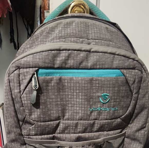 Volcano Backpack-Excellent Condition!!! - Picture 4 of 10